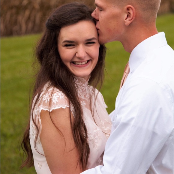 Meet your posher, Alexandra🌿 - Picture 4 of 5